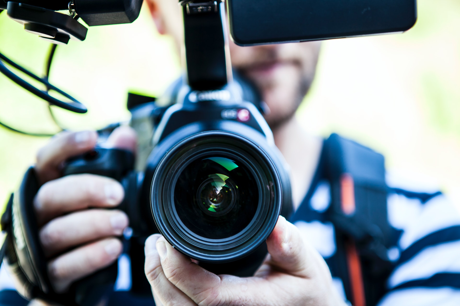 5 Reasons Why You Should Start a Video Blog