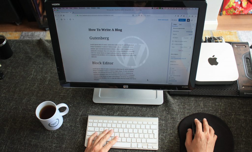 WordPress blogging with gutenberg editor.