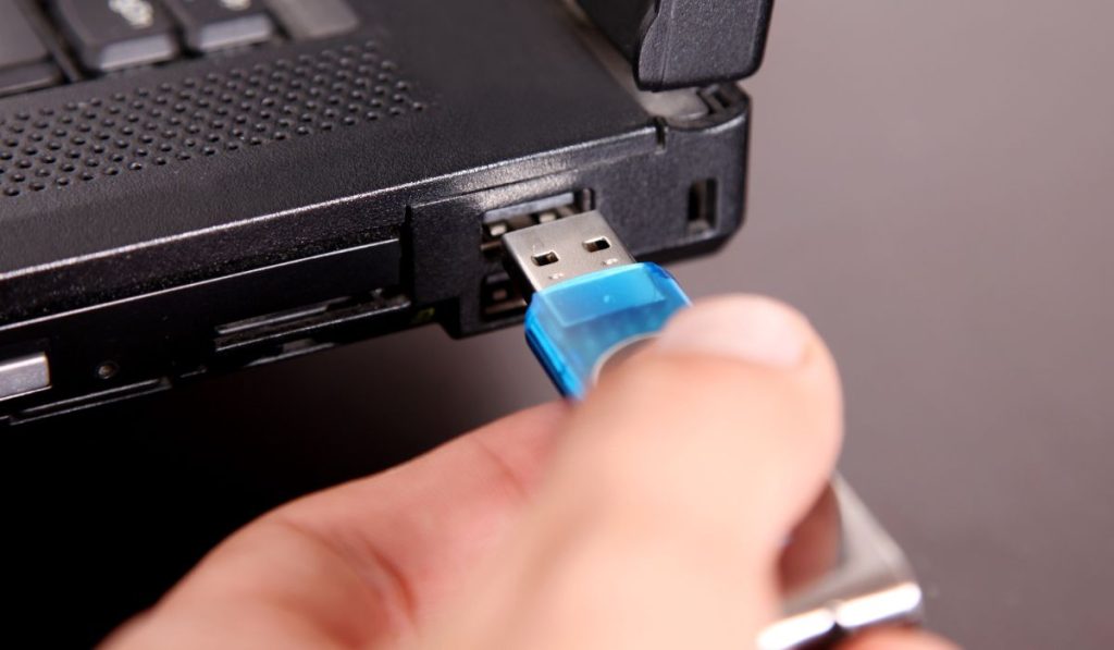 Checking and Securing USB Connections